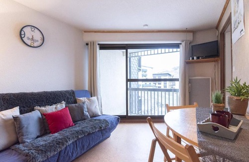 Cadeilhan-Trachere Apartment | Appartement avec balcon, parking proche pistes pour 4 personnes à Saint-Lary-Soulan - FR-1-296-189