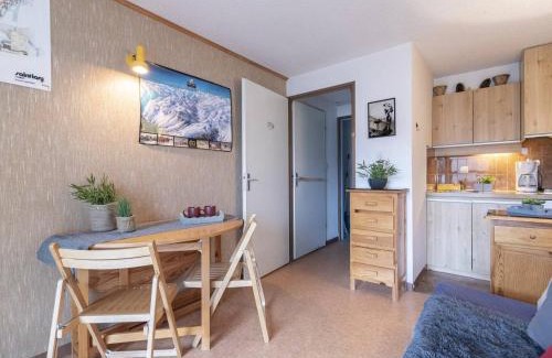 Cadeilhan-Trachere Apartment | Appartement avec balcon, parking proche pistes pour 4 personnes à Saint-Lary-Soulan - FR-1-296-189