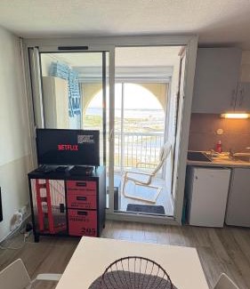 Carnon-Plage Apartment | appartement Carnon vue étang