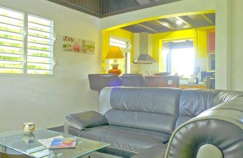 Lamentin Apartment | Appartement charmant à Lamentin avec piscine partagée