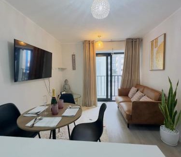 Leuro Apartment | APPARTEMENT CHIC MIRAFLORES Paradis