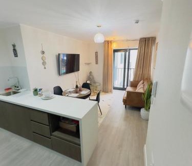 Leuro Apartment | APPARTEMENT CHIC MIRAFLORES Paradis