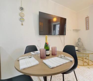 Leuro Apartment | APPARTEMENT CHIC MIRAFLORES Paradis