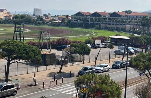Bonneveine Apartment | Appartement Climatisé Avec Terrasse 2 mn Plage 3ch box Fermé