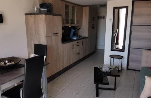 La Tranche-sur-Mer Apartment | Appartement cosy à 100m de la plage avec mezzanine, terrasse et parking privatif - FR-1-194-263