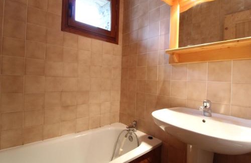 Lanslevillard Apartment | Appartement confortable 5 personnes à Val Cenis - proche télécabine et ESF - FR-1-508-144