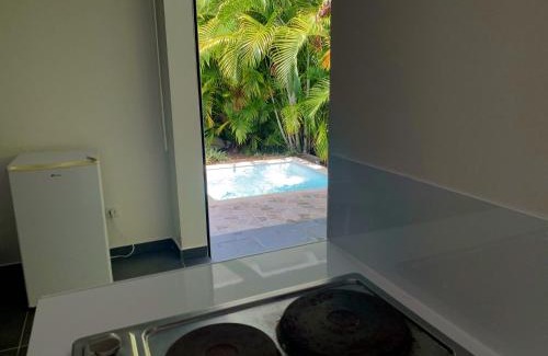 L'Autre-Bord Apartment | Appartement confortable au Moule, 60 m², vue piscine