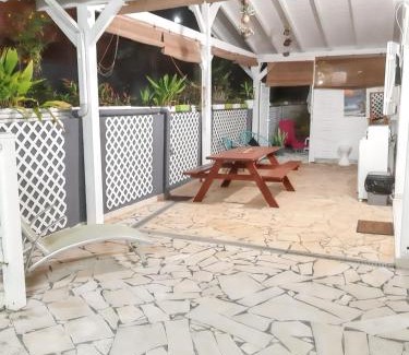 Sainte-Rose Apartment | Appartement cosy à Sainte Rose/50 m²/Piscine partagée