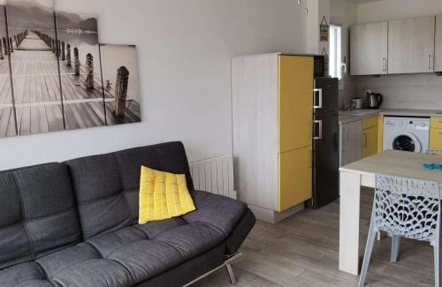 Marseillan Apartment | Appartement cosy 2 pièces cabine, terrasse, WIFI, parking privé, proche plage à Marseillan - FR-1-326-516