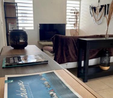 Baie-Mahault Apartment | Appartement cosy en ville