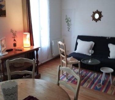 Cotignac Apartment | Appartement d'Artiste
