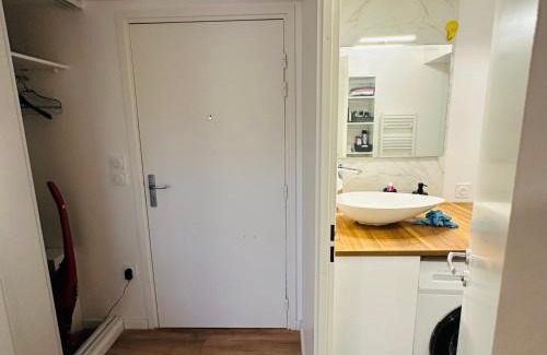 Asnieres-sur-Seine Apartment | Appartement deux pièces cosy