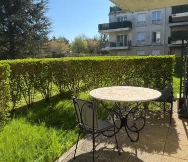 Montevrain Apartment | Appartement de vacance