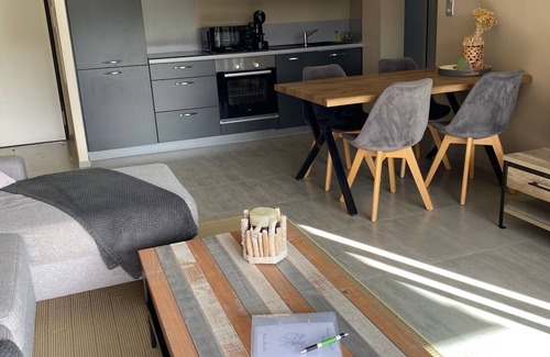 Viggianello Apartment | Appartement Deux Chambres Dans Résidence Calme et Paisible Toujours Ensoleillé!