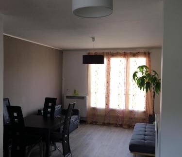 Coteaux Ouest Apartment | APPARTEMENT Deux chambres Salon Parking Rouen Kindarena