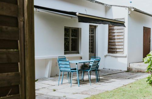 Mesnil-Val-Plage Apartment | Appartement deux pièces bord de mer avec jardin