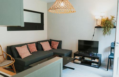 Mesnil-Val-Plage Apartment | Appartement deux pièces bord de mer avec jardin