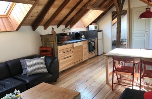 Forville Apartment | Appartement Duplex avec Jardin Attenant