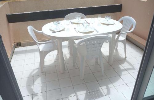 Marseillan Apartment | Appartement en bord de mer avec piscine, terrasse et parking privé - FR-1-387-67