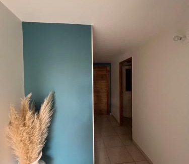 La Roche-de-Rame Apartment | Appartement en rez de jardin