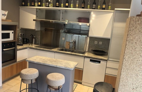 Tresserve Apartment | Appartement en Rez-de-chaussée Dans une Villa Avec Piscine, à D'aix-les-bains