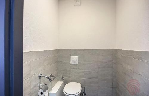 Lamalou-les-Bains Apartment | Appartement F2 PMR, climatisé, avec terrasse et parking privé, au cœur de Lamalou-les-Bains - FR-1-451-194
