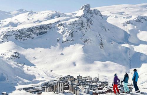 Val Claret Apartment | Appartement familial au pied des pistes avec balcon et services inclus à Tignes Val Claret - FR-1-641-12