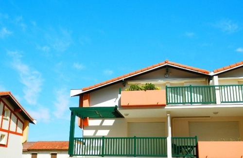 Vieux-Boucau-les-Bains Apartment | Appartement T3 à Vieux-Boucau - 6 pers - Proche océan, lac et plage - Terrasse Ouest - Quartier calme - FR-1-379-28