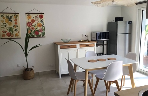 Behobie Apartment | Appartement Indépendant Avec Terrasse au Sein Dune Maison Basque