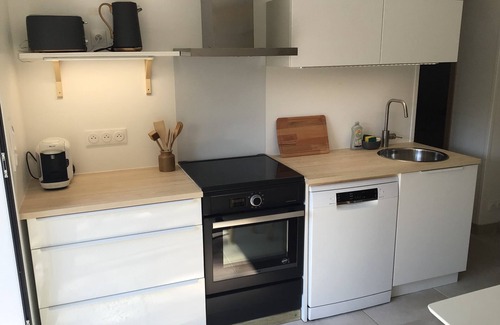 Behobie Apartment | Appartement Indépendant Avec Terrasse au Sein Dune Maison Basque