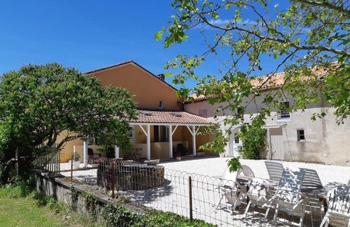 Rouzede Apartment | Appartement La Haute Preze & Golffrance