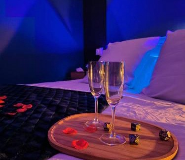 Bourg-Argental Apartment | Appartement Love Room avec Jacuzzi Privatif