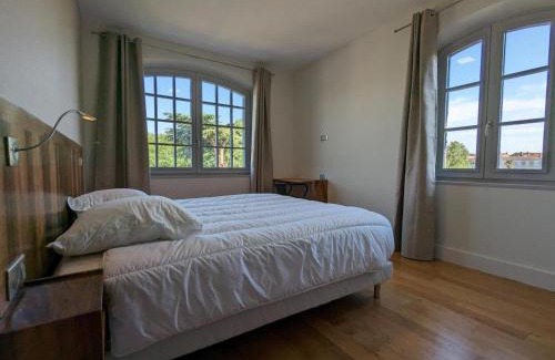 Gondeville Apartment | Appartement lumineux pour 4 pers., centre-ville, équipements bébé, WiFi, garage, dégustation truffes offertes - FR-1-653-247