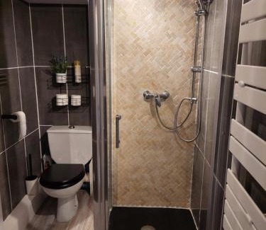 Cauterets Apartment | Appartement mezzanine 6 personnes avec balcon vue sur la montagne