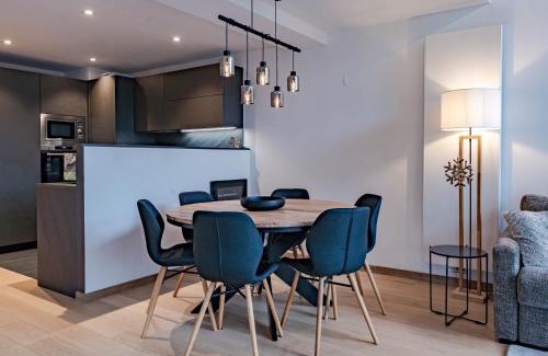 Meribel-Mottaret Apartment | Appartement moderne à Méribel avec balcon, parking et WIFI - FR-1-613-112