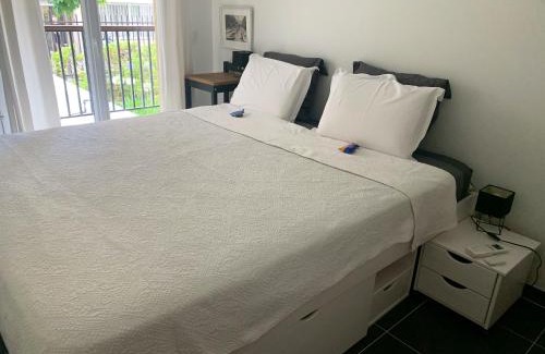 Saint-Victor Apartment | Appartement Moderne à Marseille avec Balcon et Vue sur Jardin