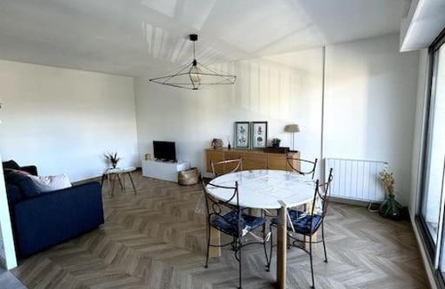 Quartier Calmette Apartment | Appartement neuf avec balcon et parking privé