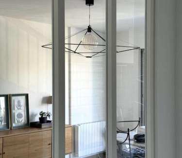 Quartier Calmette Apartment | Appartement neuf avec balcon et parking privé