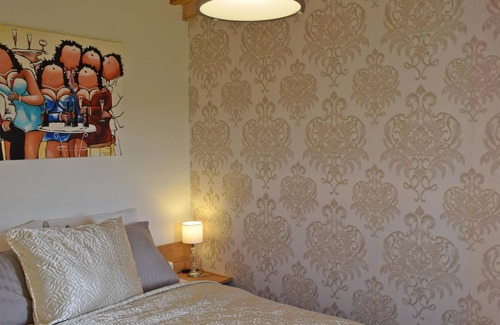 Marcheseuil Apartment | appartement on small holiday estate with pool