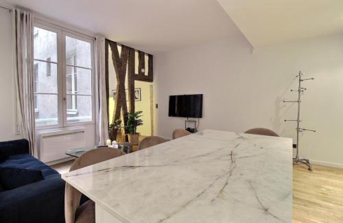 Les Halles Apartment | APPARTEMENT PARIS - LOUVRE & RIVOLI