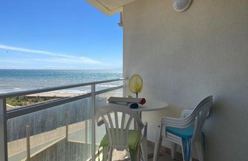 Longeville-sur-Mer Apartment | Appartement près de la plage avec balcon et parking privé - FR-1-336-69