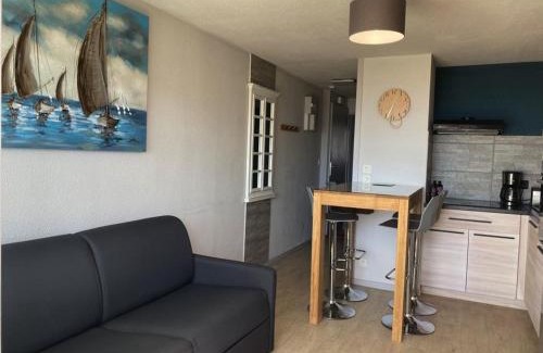 Longeville-sur-Mer Apartment | Appartement près de la plage avec balcon et parking privé - FR-1-336-69