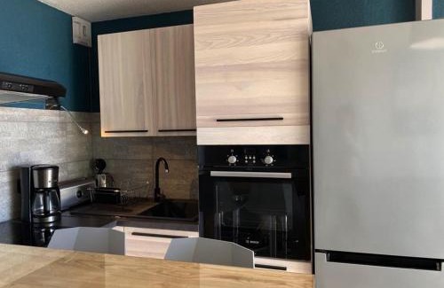 Longeville-sur-Mer Apartment | Appartement près de la plage avec balcon et parking privé - FR-1-336-69