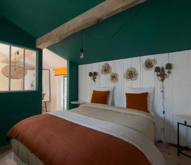 Libourne Bed & Breakfast | Appartement privé dans un hôtel particulier d'hôtes avec piscine & spa Libourne, Saint-Emilion