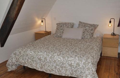 Le Palais Apartment | Appartement rénové au centre du Palais, proche plage et commodités - FR-1-418-226