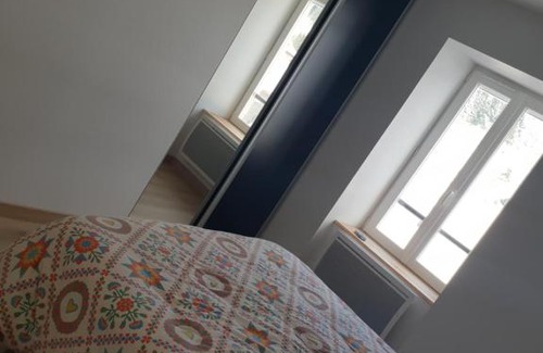 Saint-Antheme Apartment | APPARTEMENT ROUGE