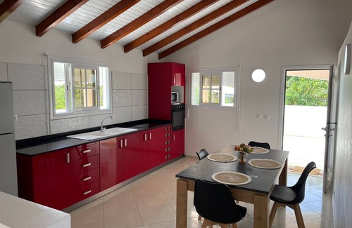 Petit-Canal Apartment | Appartement Spacieux, Moderne, Équipé, 800 m D'une Plage