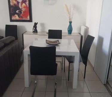 Cap d'Agde Apartment | Appartement spacieux à Agde avec piscine partagée 68 m²