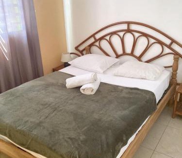 Malendure Apartment | Appartement spacieux à Bouillante avec piscine partagée