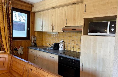 Les Gets Apartment | Appartement spacieux aux Gets, pied des pistes, balcon sud-ouest, 2 chambres, coin cabine, garage, WiFi - FR-1-623-81